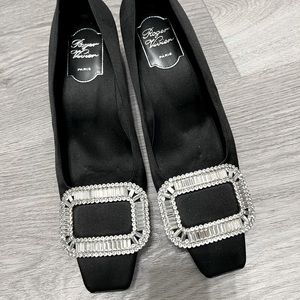 Roger Vivier Satin black pumps